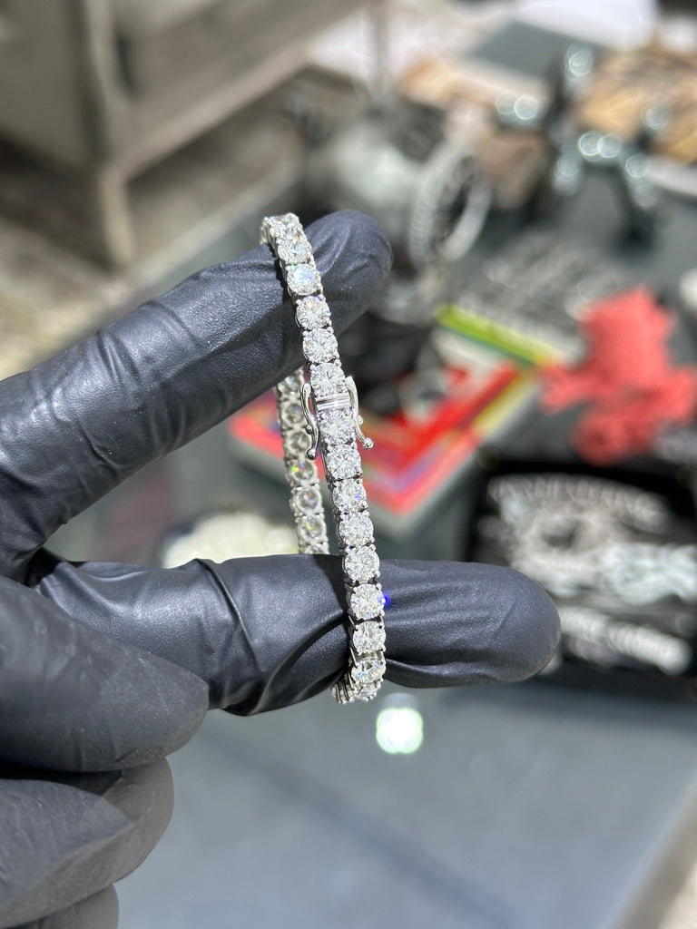 .25 Pointer Diamond Tennis Bracelet