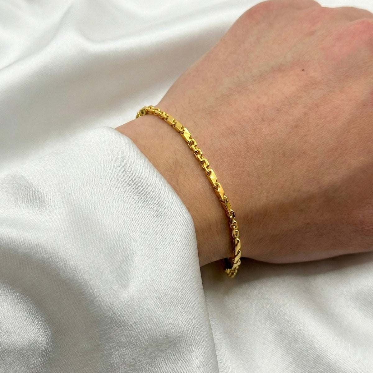 2MM Semi-Hollow Bullet and Anchor Link Bracelet — detail 3