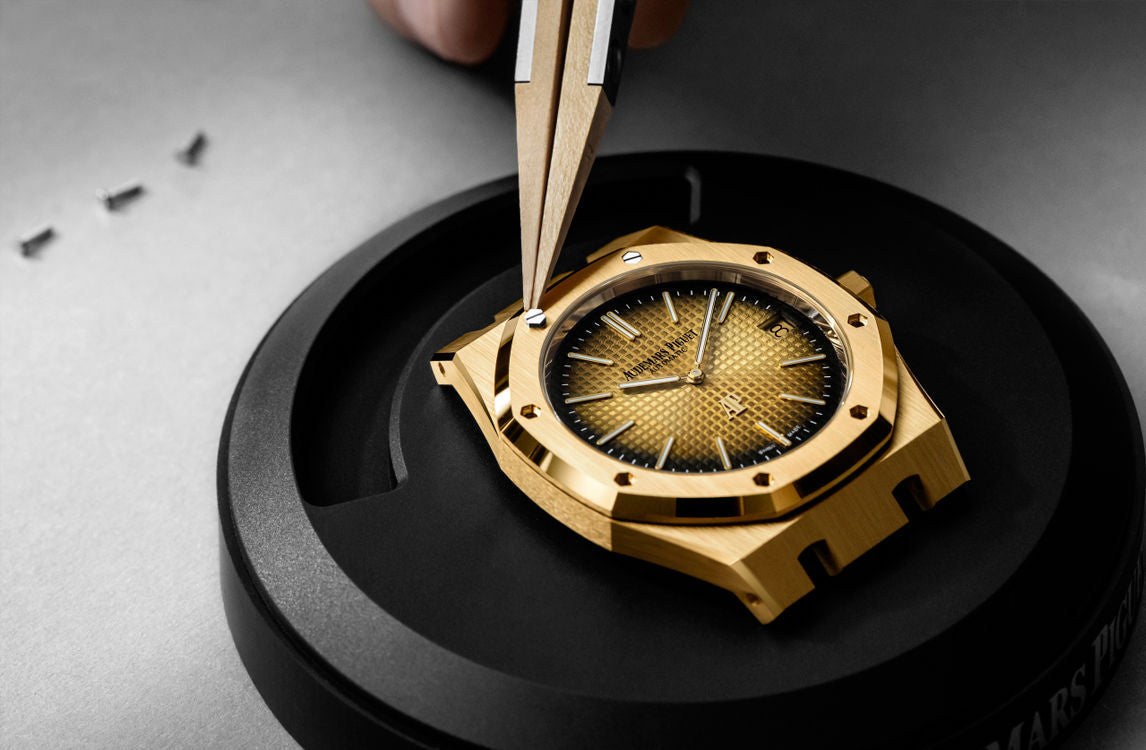 Audemars Piguet - 39 mm - 18K Yellow Gold