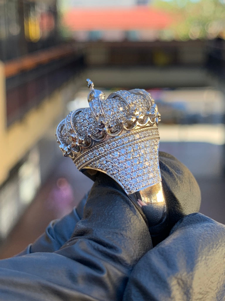 King's Crown Ring showing the tapered pave circlet and the twin beaded bands that belt it