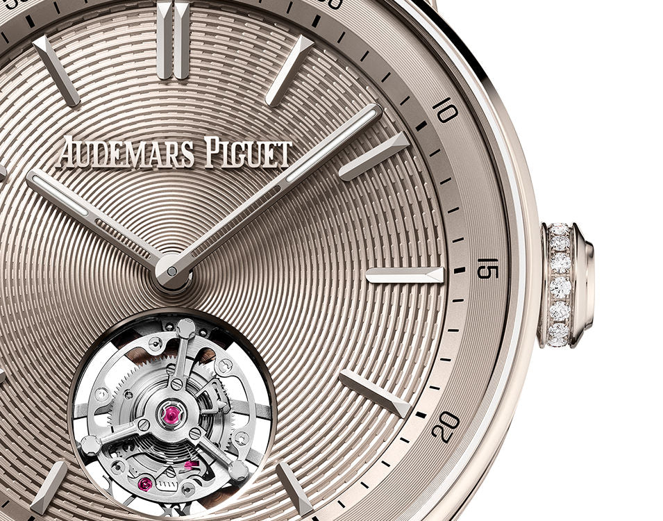 Audemars Piguet - Code 11.59 - 38 mm - 18K Sand Gold